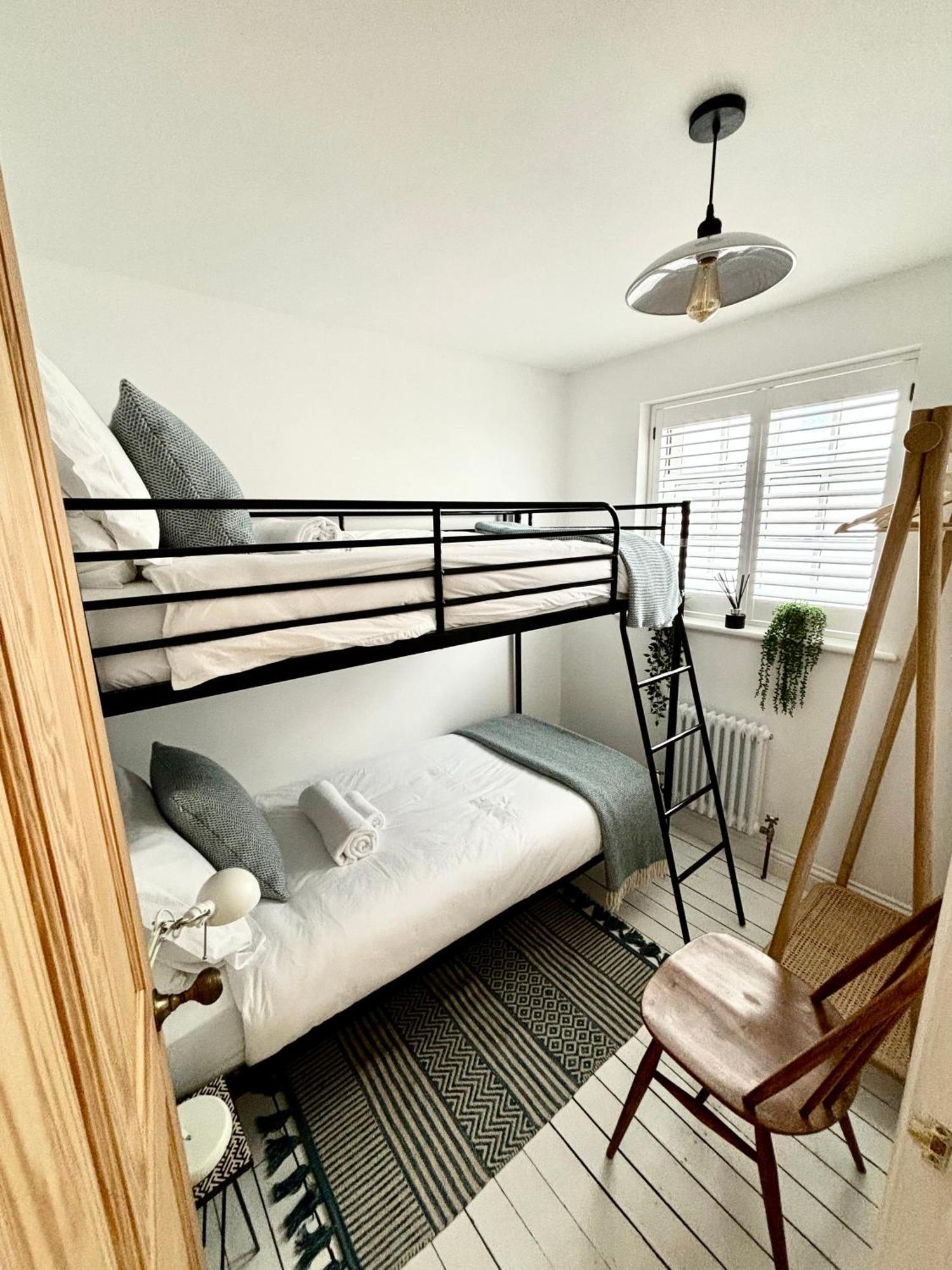 Stunning 3 Bedroom & 2 Bathroom Cottage With Patio Brighton Exterior foto