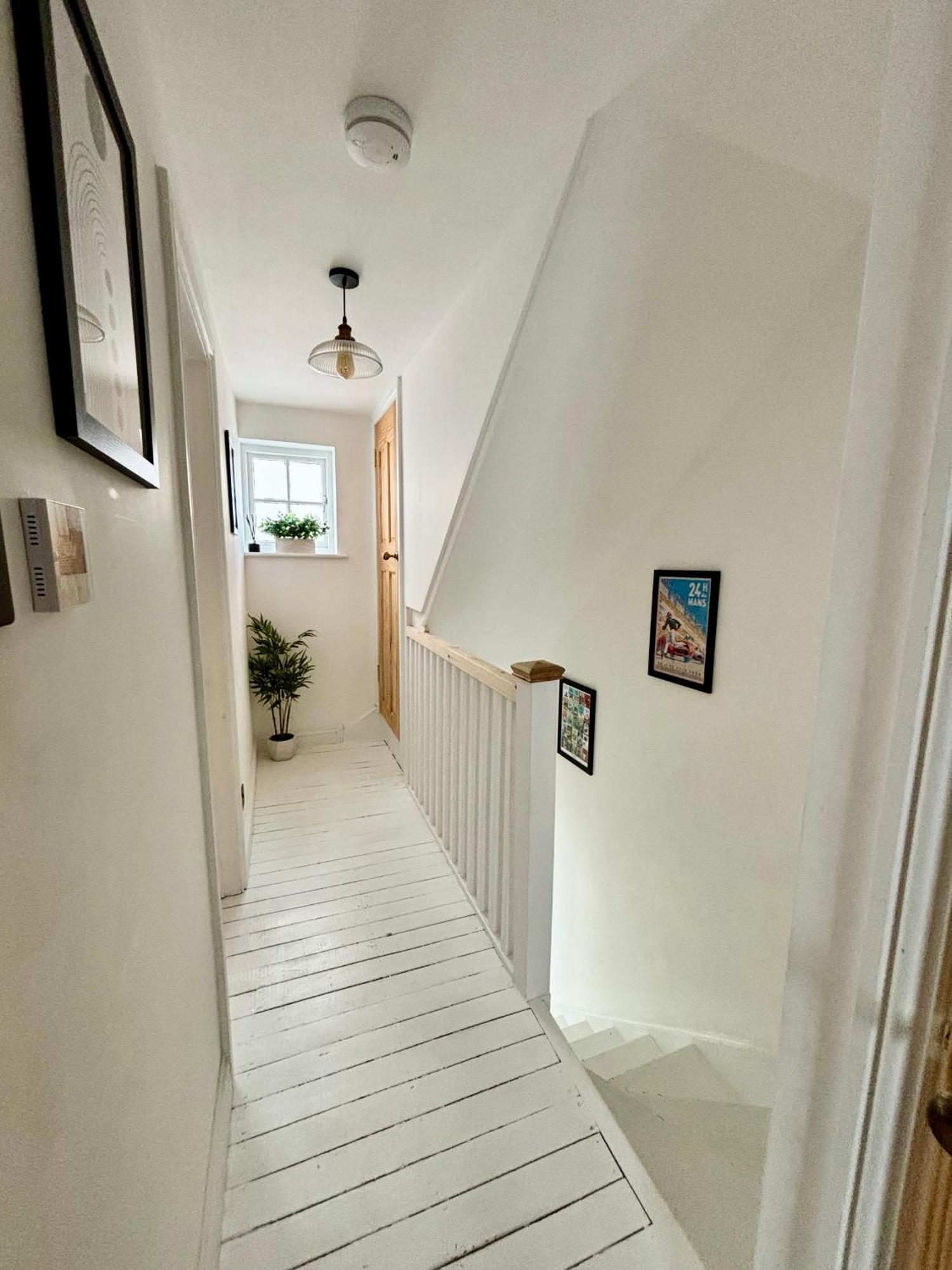 Stunning 3 Bedroom & 2 Bathroom Cottage With Patio Brighton Exterior foto