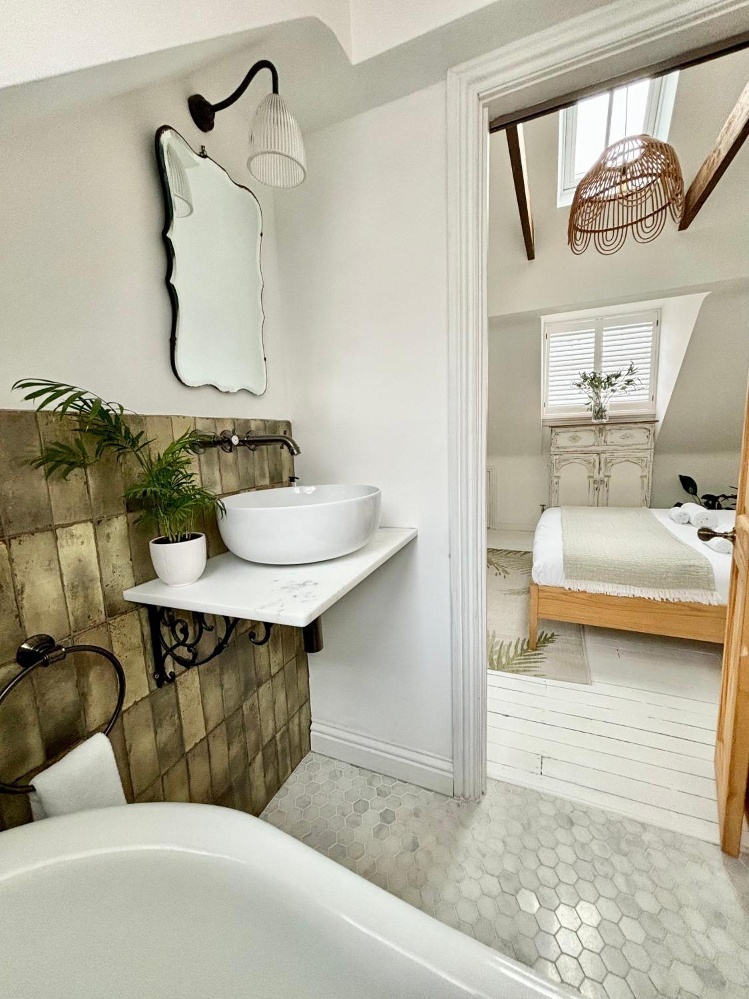 Stunning 3 Bedroom & 2 Bathroom Cottage With Patio Brighton Exterior foto
