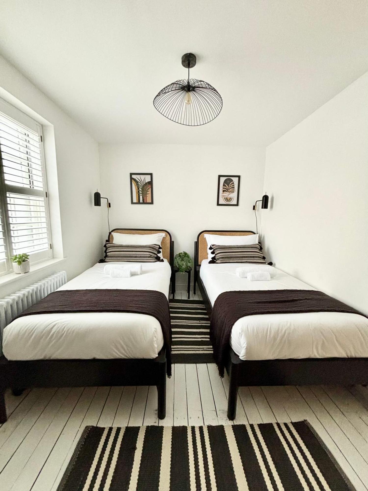 Stunning 3 Bedroom & 2 Bathroom Cottage With Patio Brighton Exterior foto