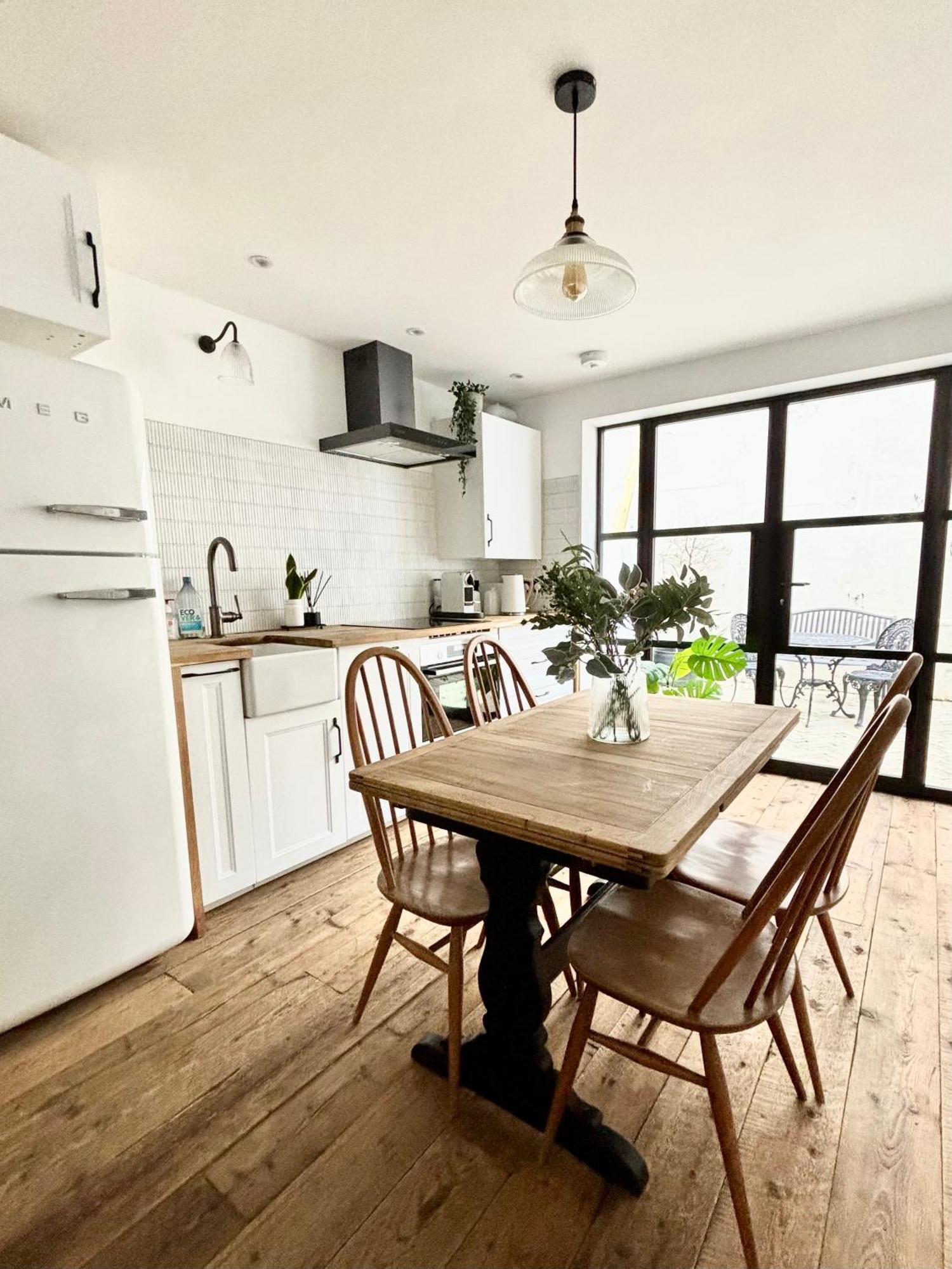 Stunning 3 Bedroom & 2 Bathroom Cottage With Patio Brighton Exterior foto
