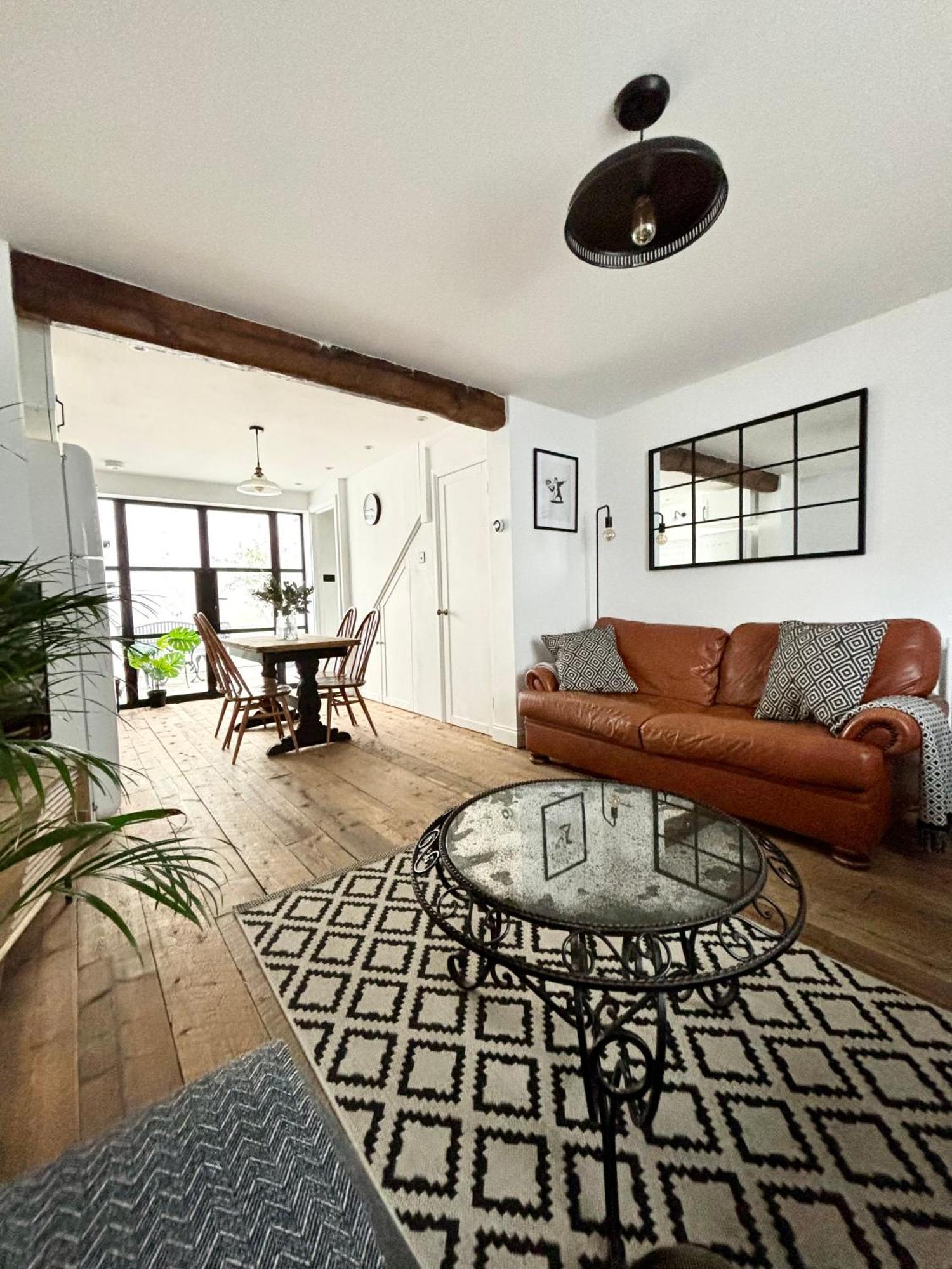 Stunning 3 Bedroom & 2 Bathroom Cottage With Patio Brighton Exterior foto