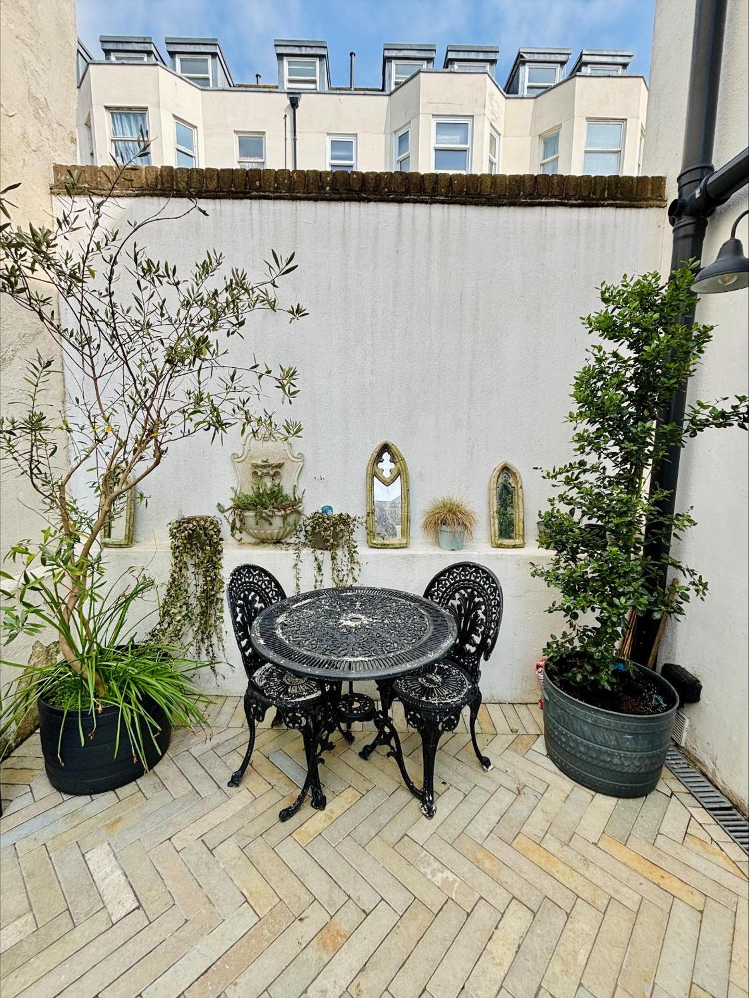 Stunning 3 Bedroom & 2 Bathroom Cottage With Patio Brighton Exterior foto